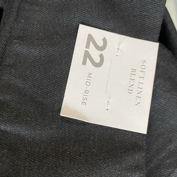 Lane Bryant Black Soft Linen Blend Shorts Mid Rise Pleated MSRP $64 Womens 22 - Picture 4 of 4